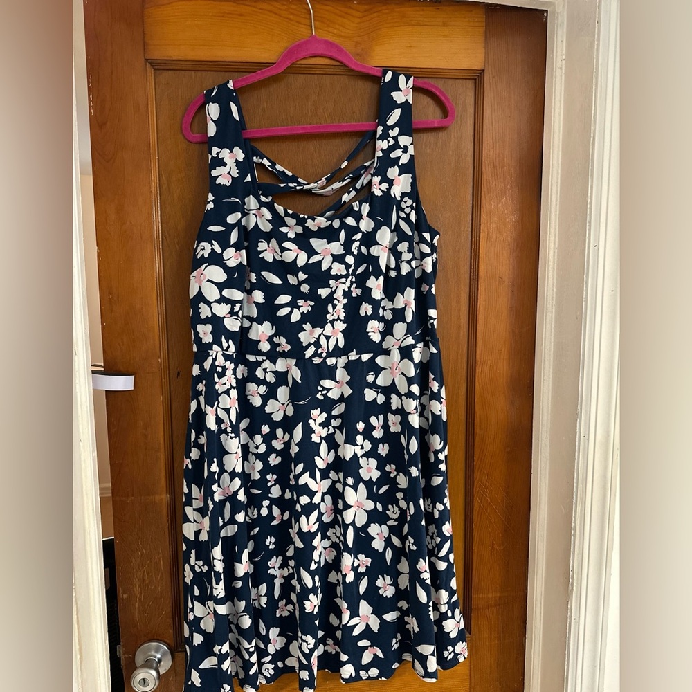 Fortune+Ivy 2X Navy and Pink Floral Knee Length Dress with Lattice Back